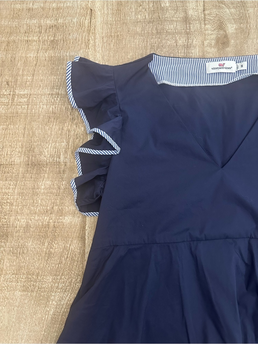 Vineyard Vines Navy Ruffle Peplum Top | Size M | Seersucker Trim - Picture 3 of 16